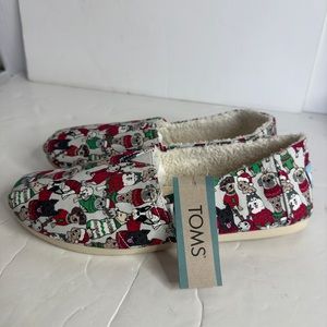 NWT TOMS Christmas HOLIDAY DOGS IN SWEATERS BELMONT SLIP ON SHOES WOMENS SZ 8.5